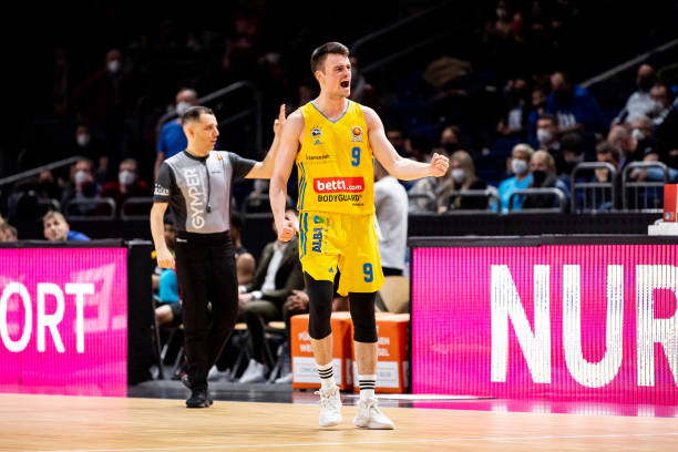 为何能击败 为何能击败